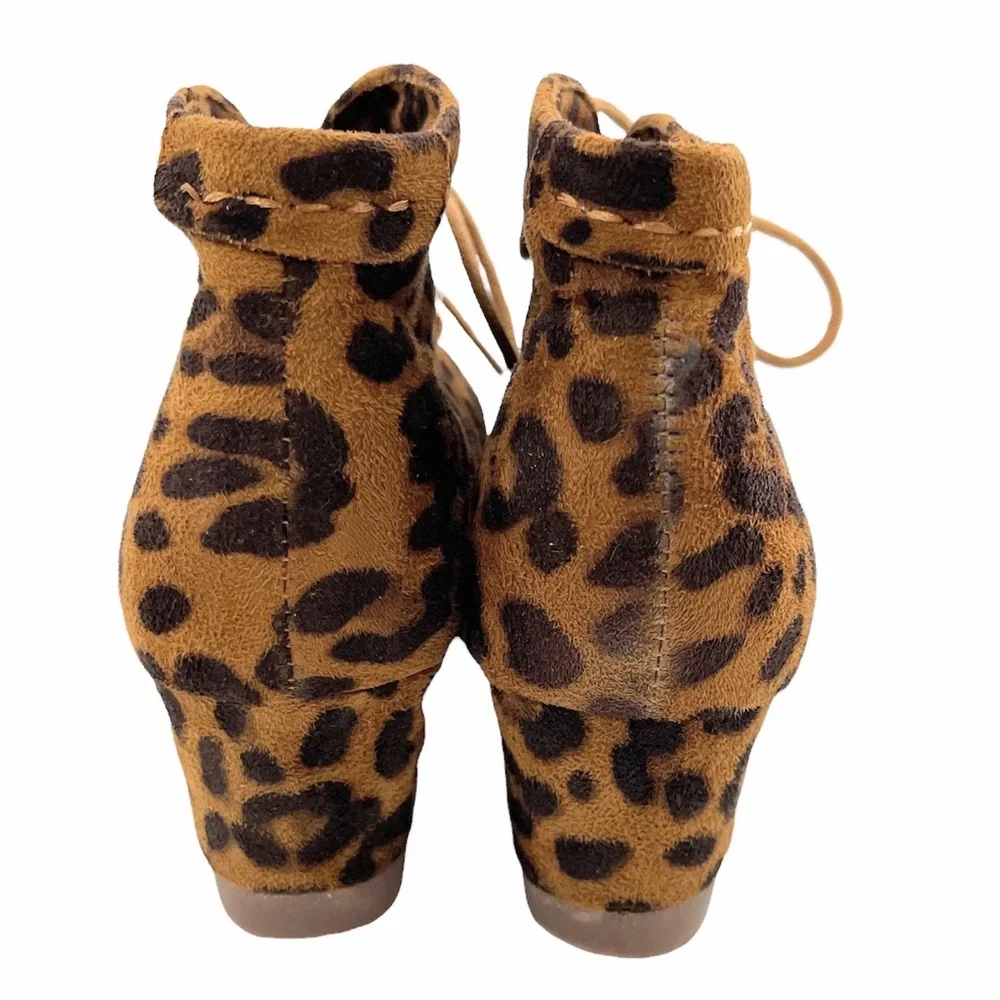 Bella Marie Girls Leopard Print Lace Up Wedge Heel Boot Size 5.5